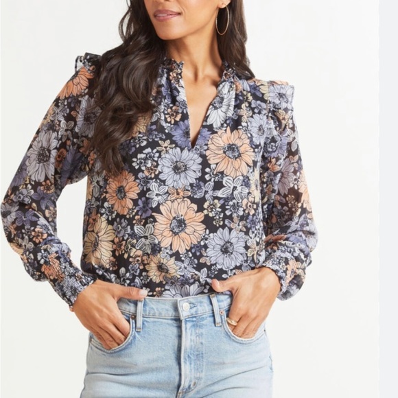 Evereve Tops - Bb Dakota floral blouse!!! Barely worn
